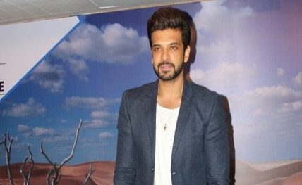 karan kundra20170920184544_l